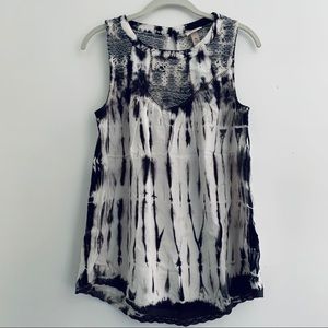 NWOT Knox Rose Flowy Black & White Tie Dye Tank